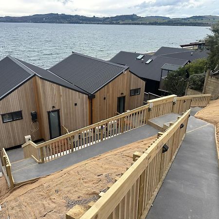 Brand New Lake Front Homes Spa Pool 陶波 外观 照片