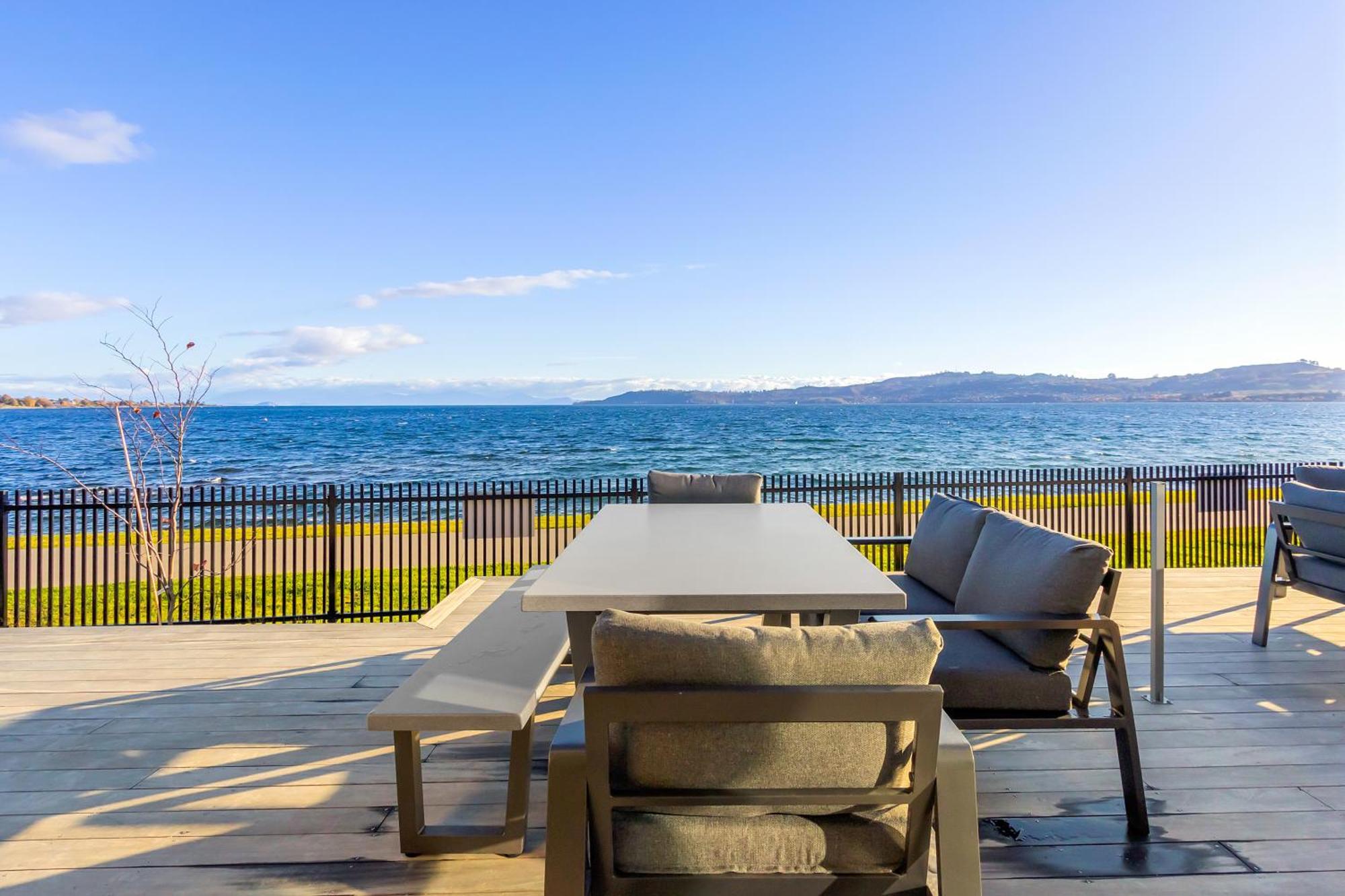 Brand New Lake Front Homes Spa Pool 陶波 外观 照片