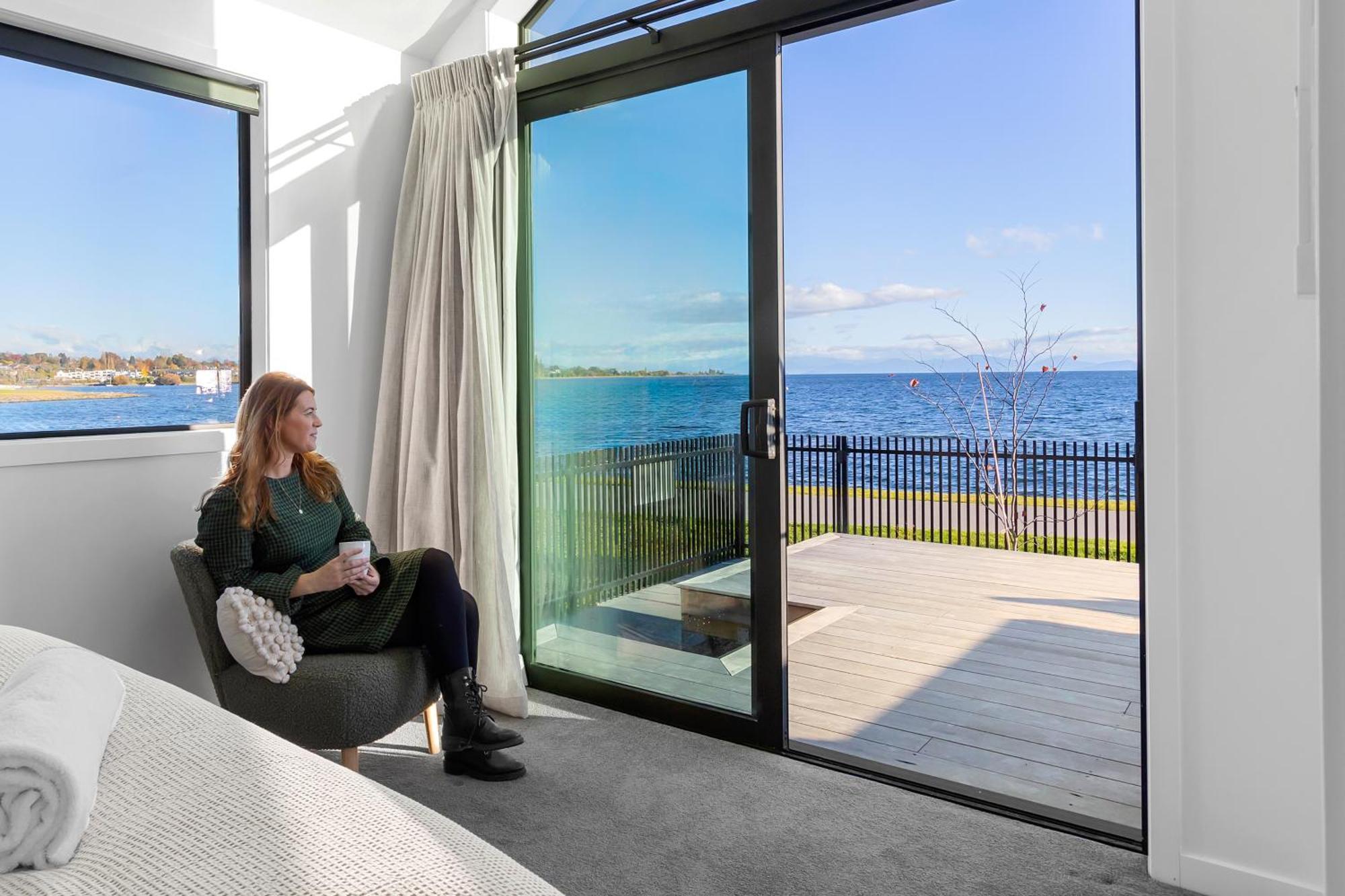 Brand New Lake Front Homes Spa Pool 陶波 外观 照片